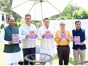 मुख्यमंत्री ने किया ‘‘उत्तराखण्ड़ की मिट्टी से-नायक से जन नायक पुष्कर सिंह धामी’’ पंचाग टेबल कैलेंडर का विमोचन।