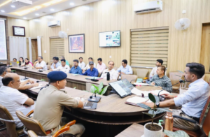 हाईरिस्क प्रेगनेंसी महिलाओं से डीएम दूरभाष पर पूछा हाल, सीएमओ को मॉनिटिरिंग करने के निर्देश