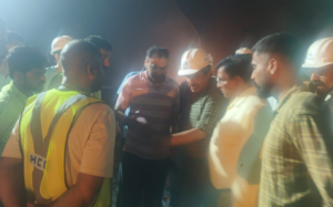 टीएचडीसी टनल में 13 लोगों का सुरक्षित रेस्क्यू, जिलाधिकारी गौरव कुमार मौके पर—प्रशासन की टीमें रेस्क्यू अभियान में जुटीं