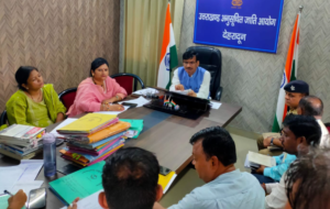 आयोग से दिए जाने वाले आदेशों का पालन सुनिश्चित करें अधिकारी : मुकेश कुमार