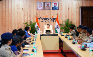 मुख्यमंत्री धामी ने मुख्यमंत्री आवास में देर रात तक जिलाधिकारियों और एसएसपी के साथ ली चार घंटे से अधिक मेराथन बैठक