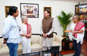 मुख्यमंत्री श्री पुष्कर सिंह धामी से अंतरराष्ट्रीय फिल्म निर्माताओं के प्रतिनिधिमंडल ने की भेंट